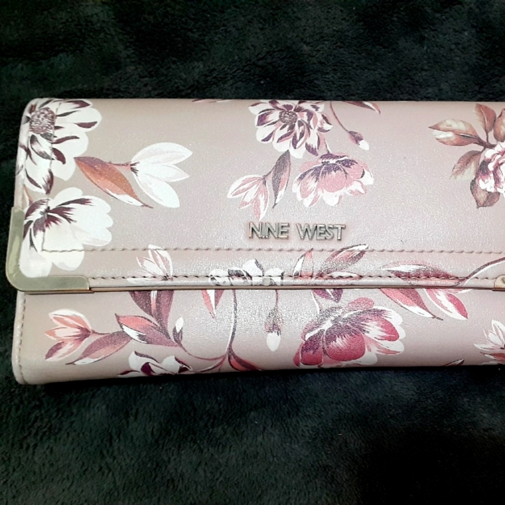 Nine West floral wallet